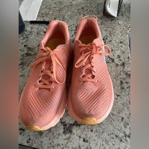 Like new Hoka Rincons!